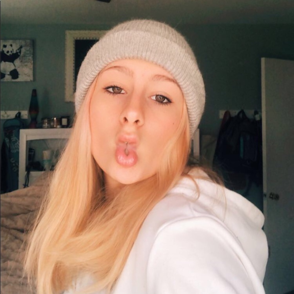 Meet your Posher, Brenna